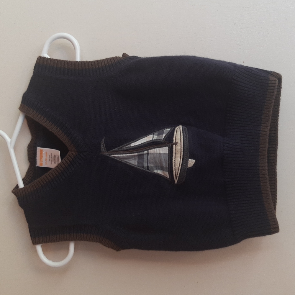 12-18M Gymboree boys size 12-18 months knit sweater vest sleeveless boat